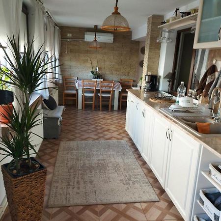 Flomar By The Sea Apartamento Mangalia Exterior foto